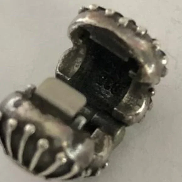 PANDORA PINK ENAMEL OYSTER CLIP - Picture 2 of 3